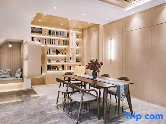 Yansheng Jingyue Designer Hot Spring B & B