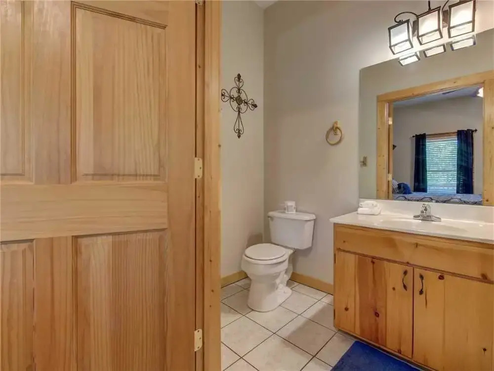 American Heritage 4 Bedroom Home with Mountain View