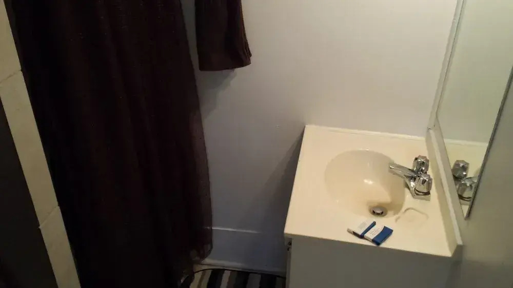 Adib Apartments - 362 Friel St