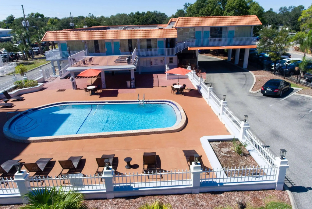 Howard Johnson by Wyndham Clearwater - Dunedin
