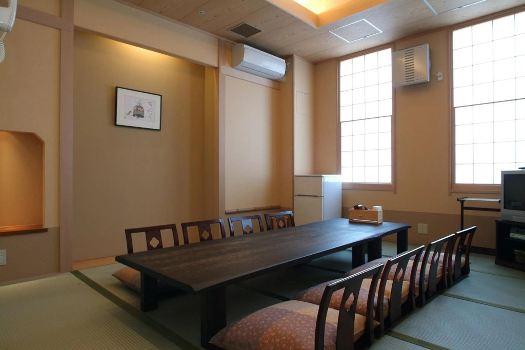 Yokohama Minatomirai Manyo Club