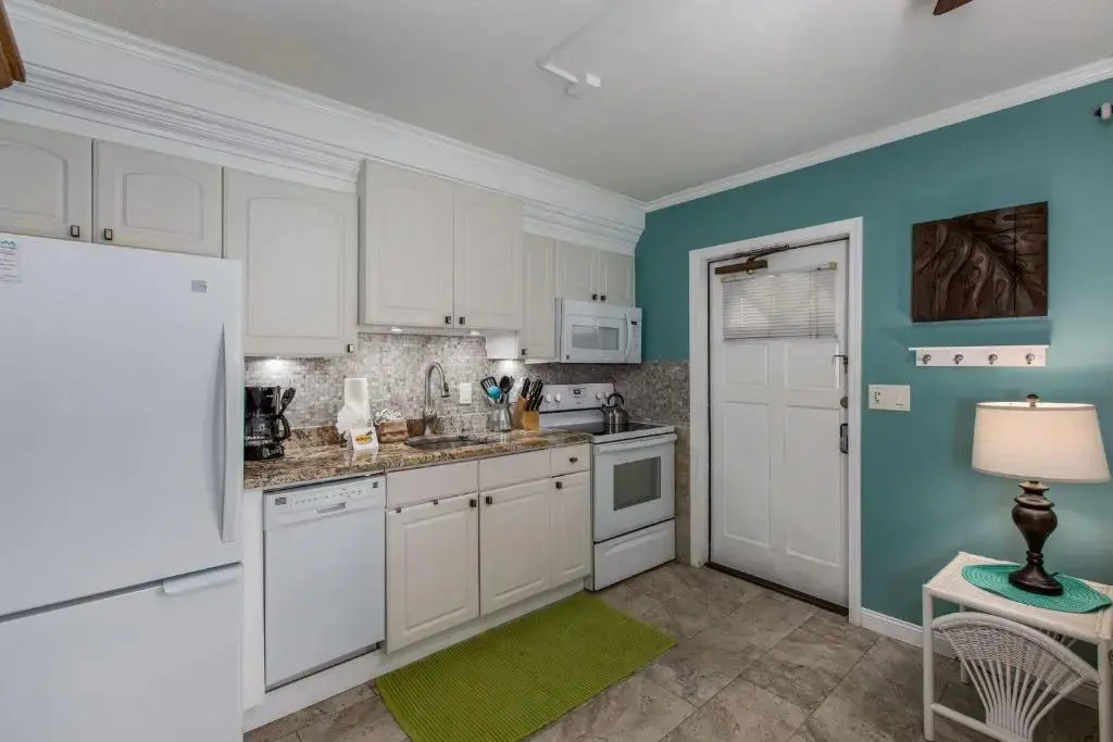 Five Palms Suite 106 - Daily - Weekly - Monthly