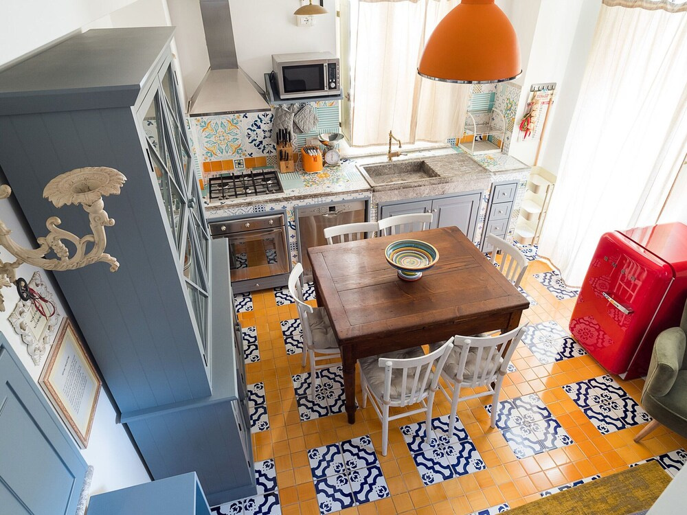 Pleasing House in the Center of the Famous Taormina Near the Sea