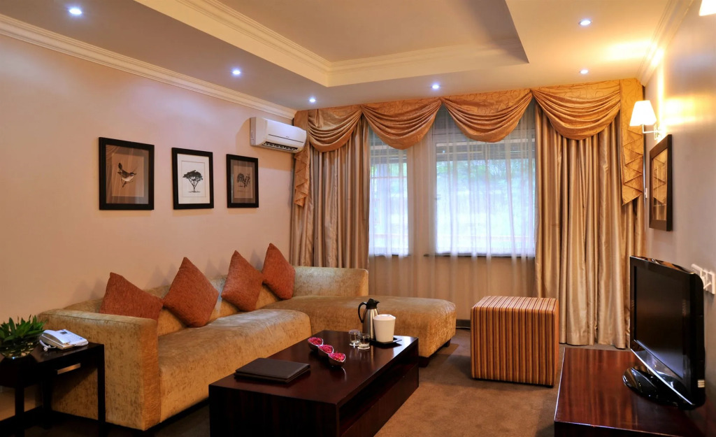Cresta Thapama Hotel