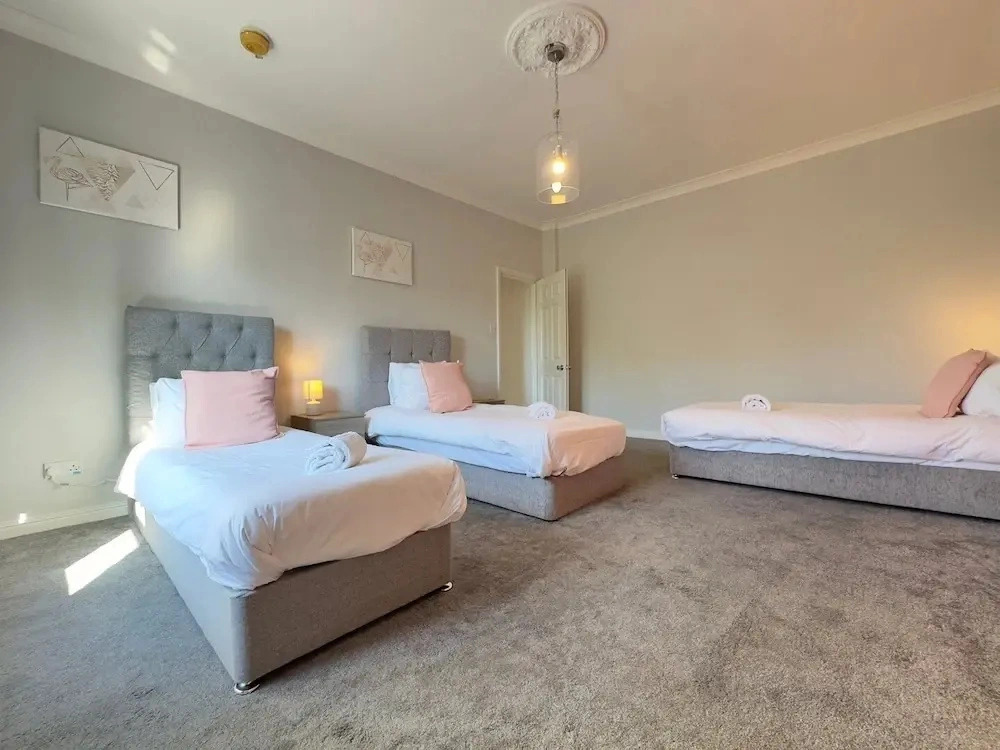 Great View- Ealing Heights