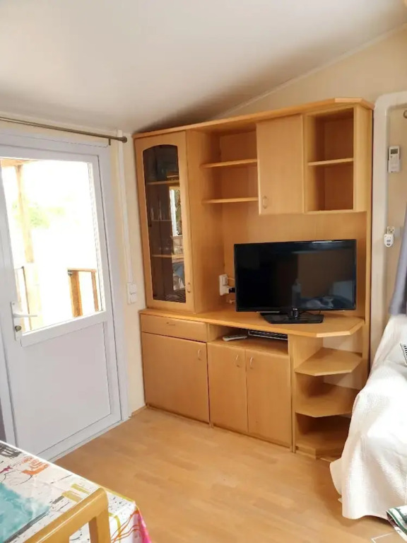 Bungalow With 2 Bedrooms in Hyères , With Furnished Garden - 1 km From the Beach