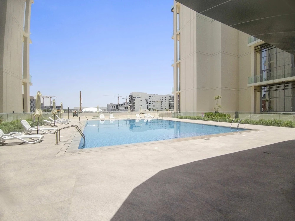 Silkhaus Deluxe 1BR in Masdar City at Oasis