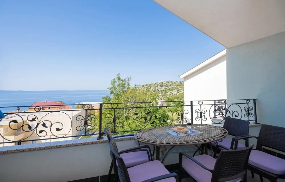Awesome Home in Makarska With Wifi and 2 Bedrooms