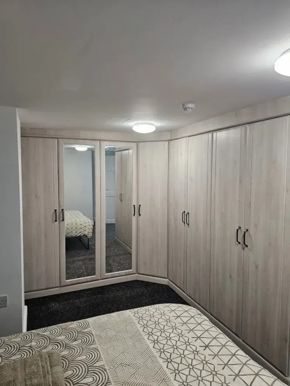 Basement Apartment Near City Centre