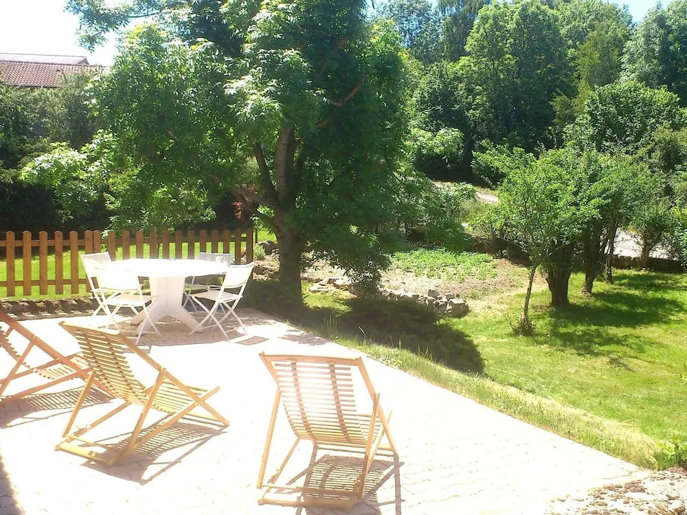 Beautiful Holiday Home in Saugues near Forest