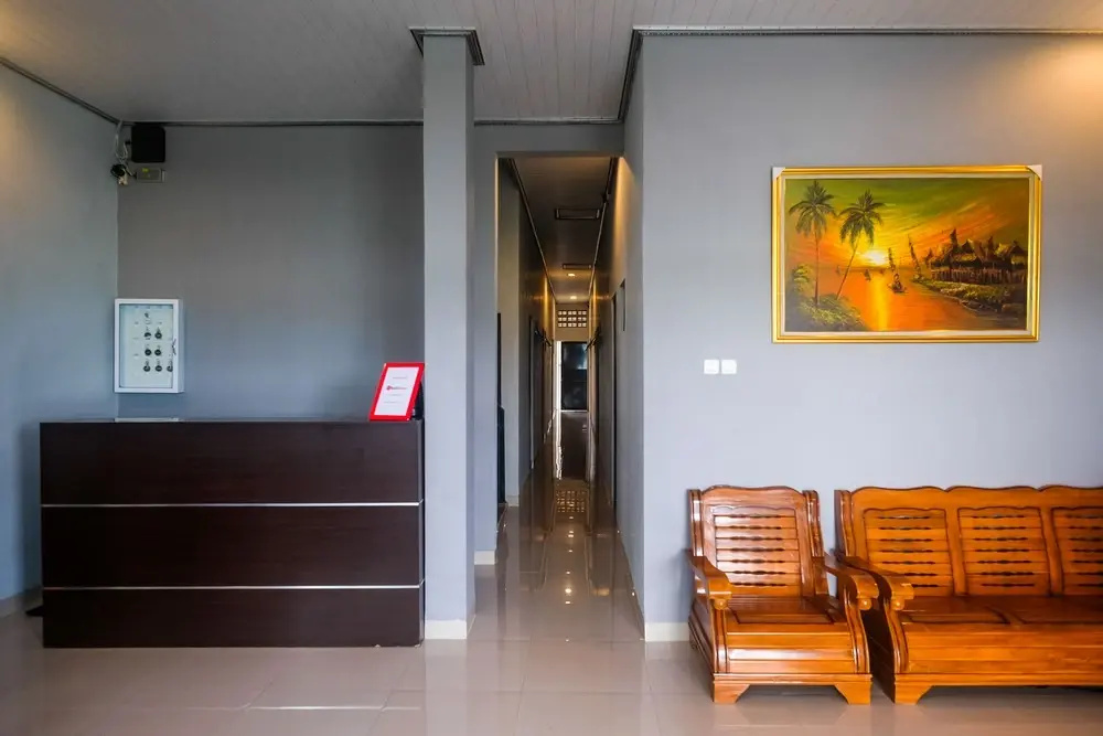 RedDoorz Near Dr Oen Solo Baru Hospital