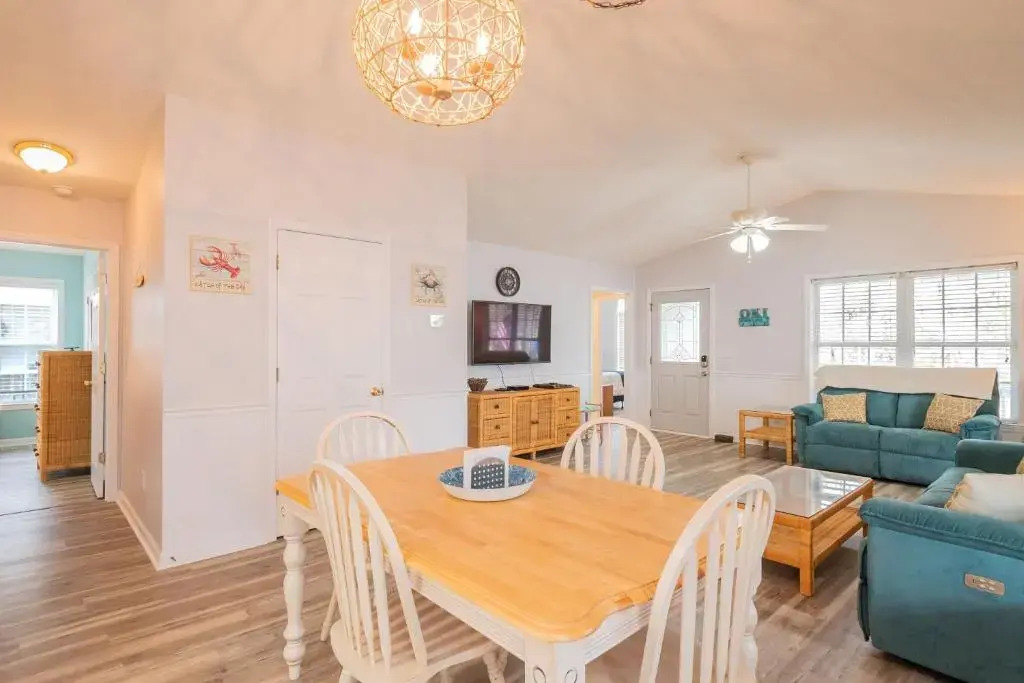 Seaside Kayaks by Oak Island Accommodations