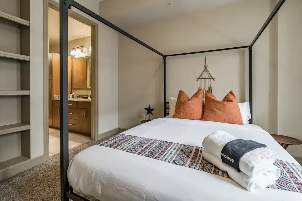 The Luxury Suites of Houston