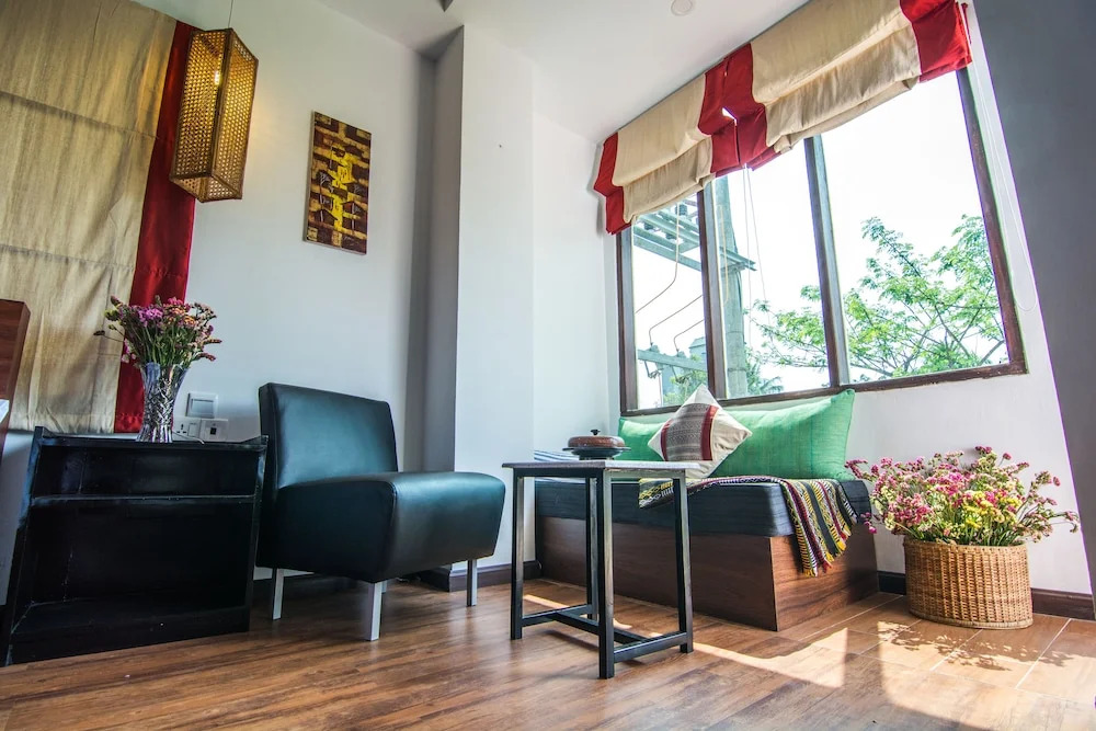 Woodside Inn & Serviced Apartments