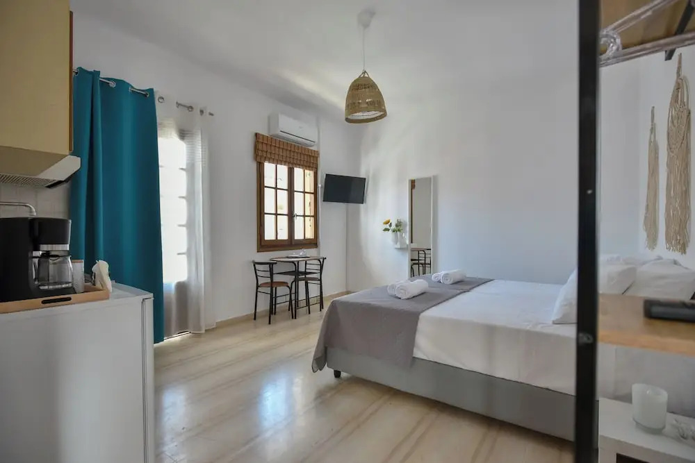 Renia Studios - Pool & Beach in 150m - Agia Pelagia