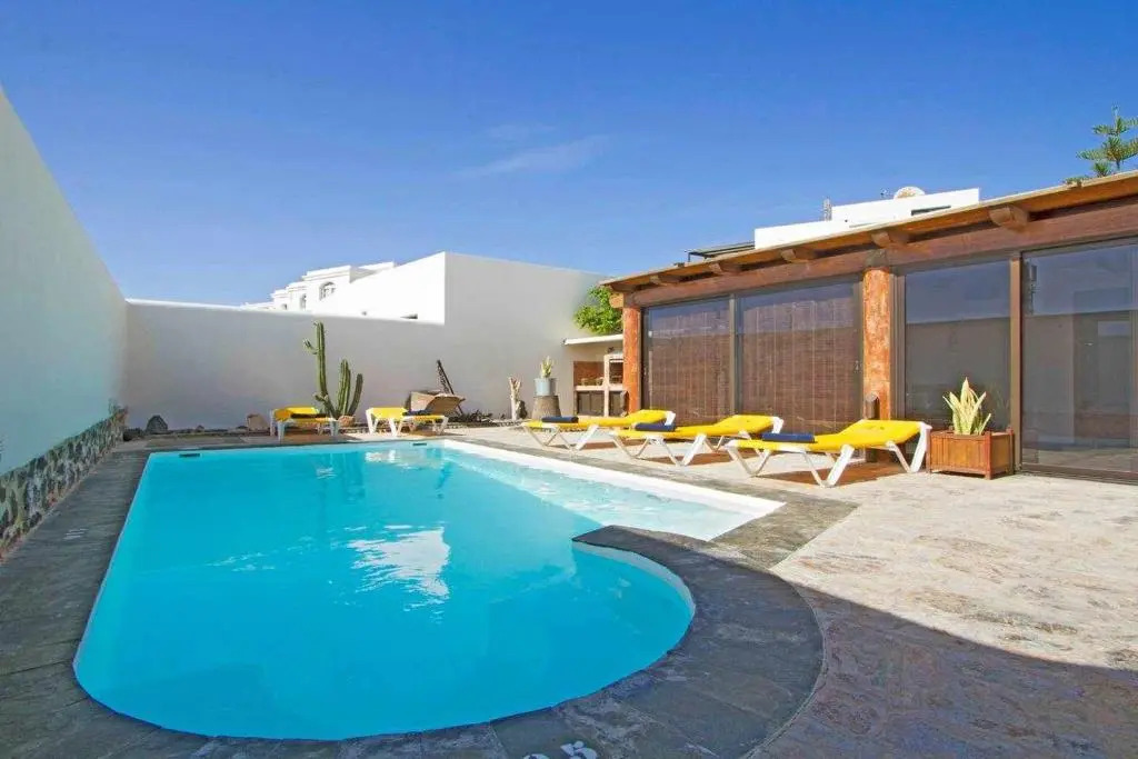 V PRINCESA. Piscina con piscina climatizada y BBQ