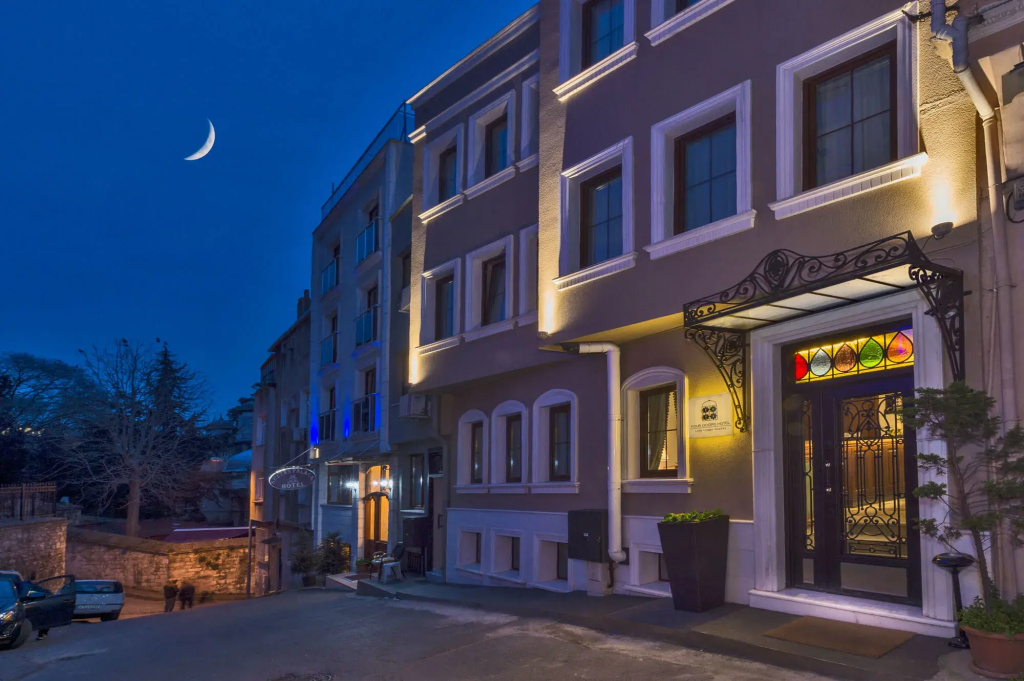 Four Doors Hotel