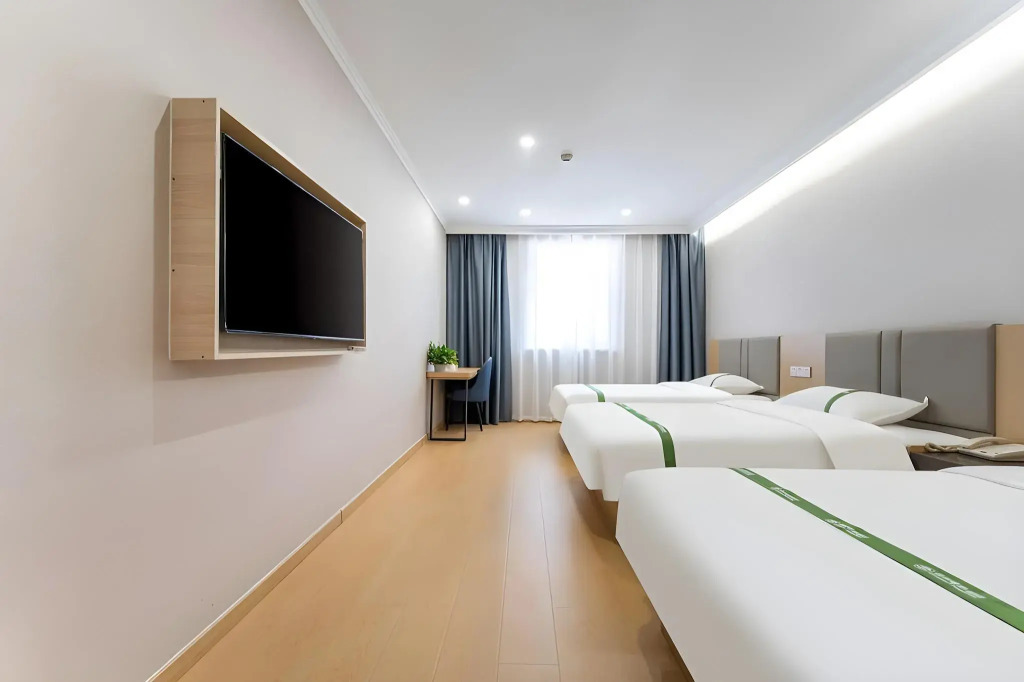 GreenTree Inn Qingdao Development District SDUST Express Hotel
