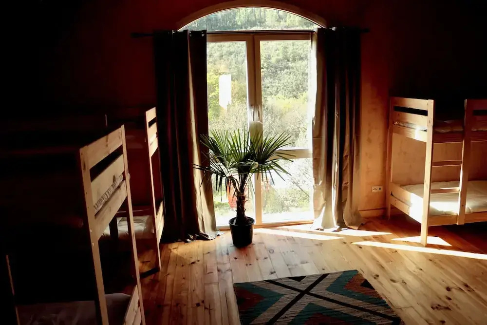Ananda Guesthouse AL