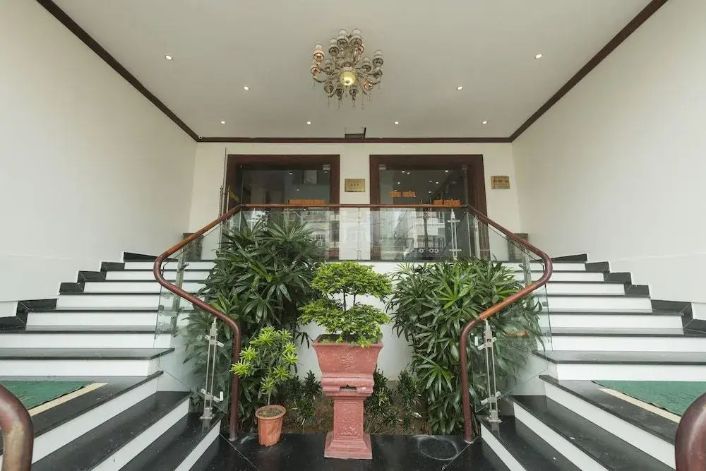 HOANG TRUNG HOTEL - Cô Tô