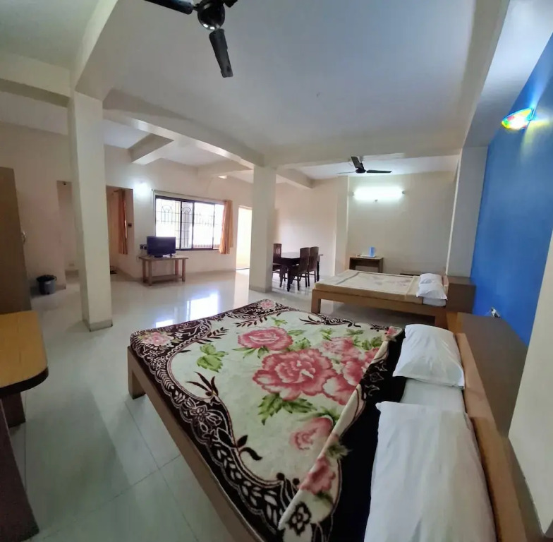 Sri Vinayaka Lodge