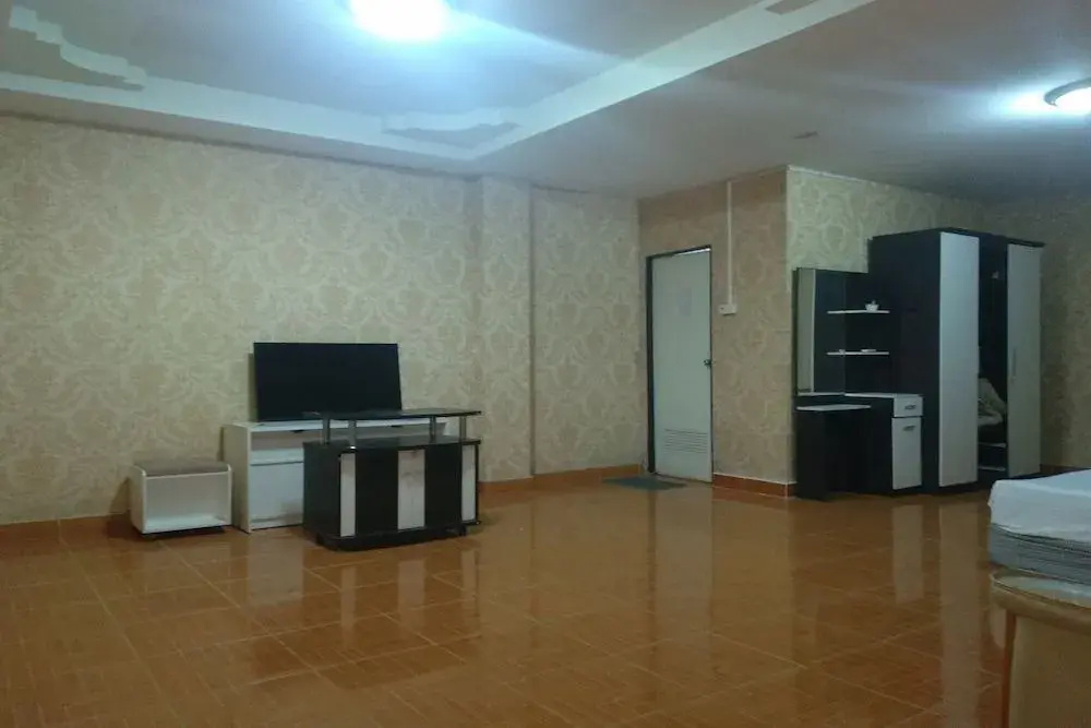 Oyo 75349 CozyRooms at South Pattaya