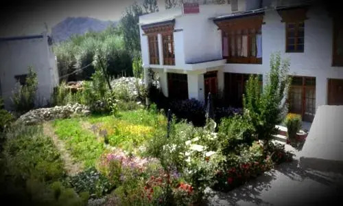 Zal Guest House