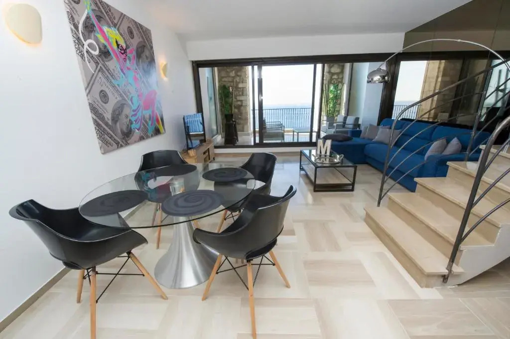 Luxury Apartment Palais Maeterlinck