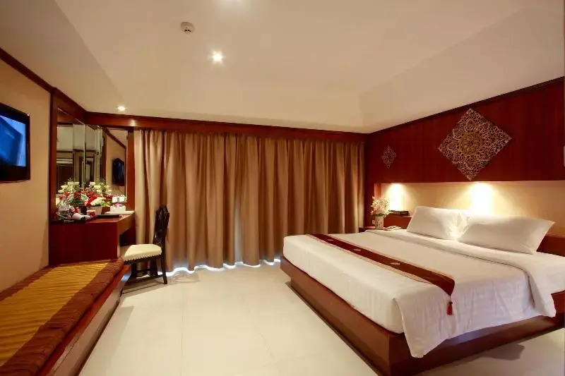 Rayaburi Hotel Patong