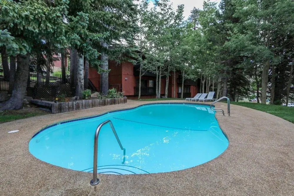 Mammoth West #129 - 3 Br Condo