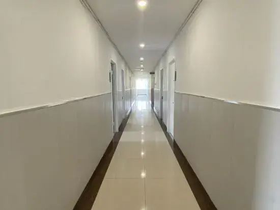 Qiha Hotel (Ningbo Jiangshan Metro Station)