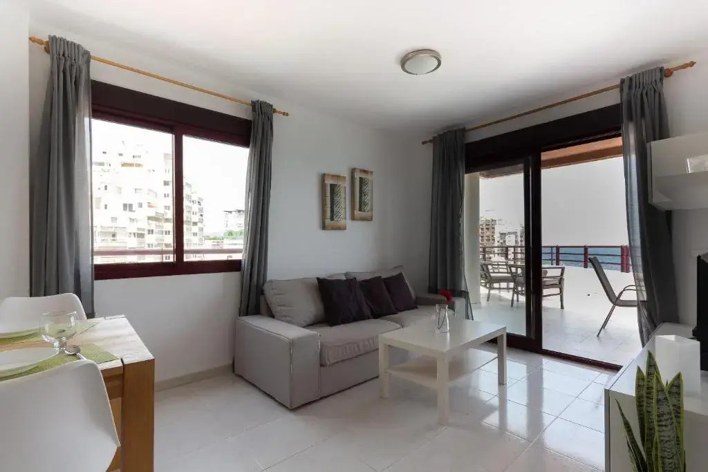 Topacio Penthouse 17a - Costa Carpediem