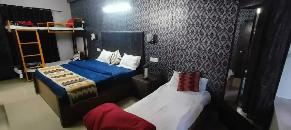 Bunkkinn Hotel Mussoorie International