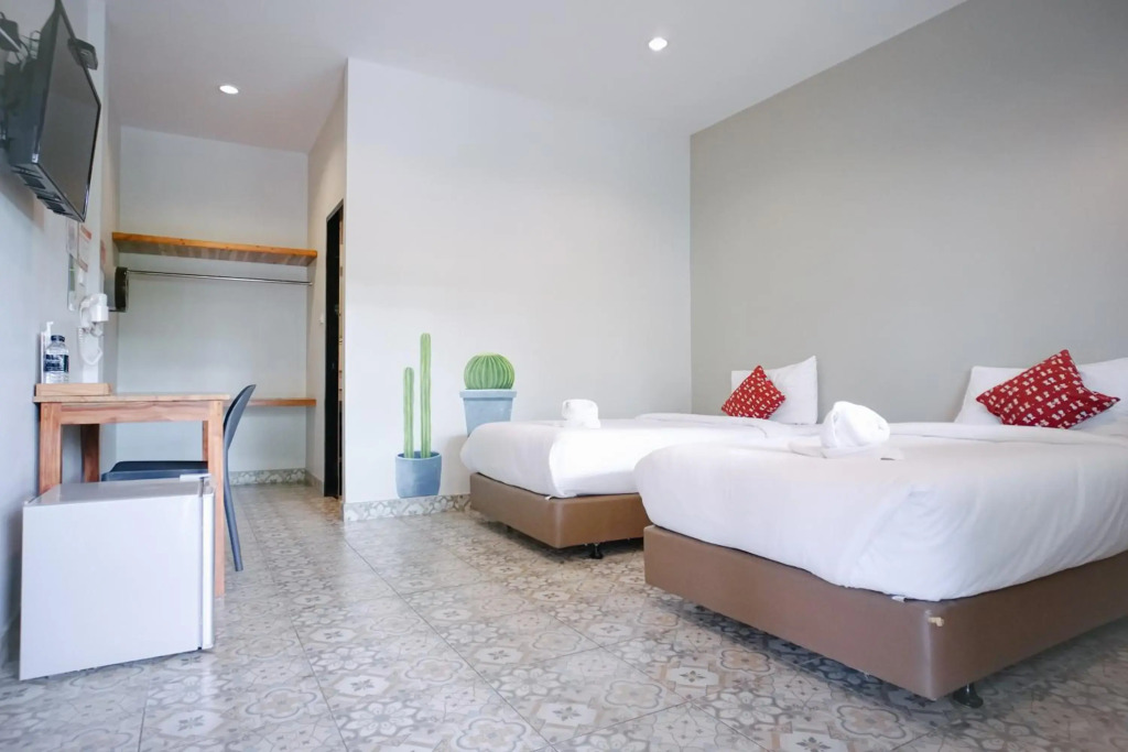 Warmwell Hostel