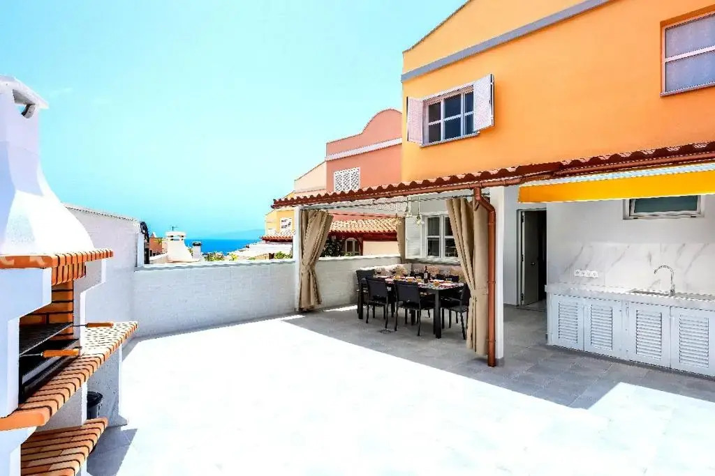 Modern 4 bedroom villa in Costa Adeje