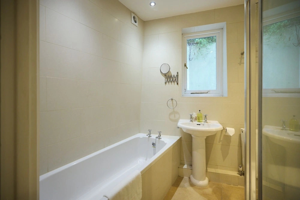 The Albion Lower Apartment