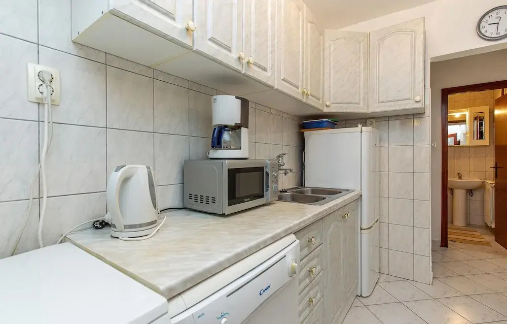Beautiful apartment in Novi Vinodolski w/ 2 Bedrooms