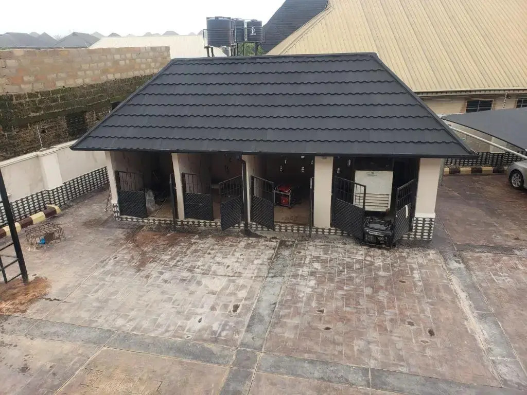 Deluxe 3 BR Apartment with Free WIFI