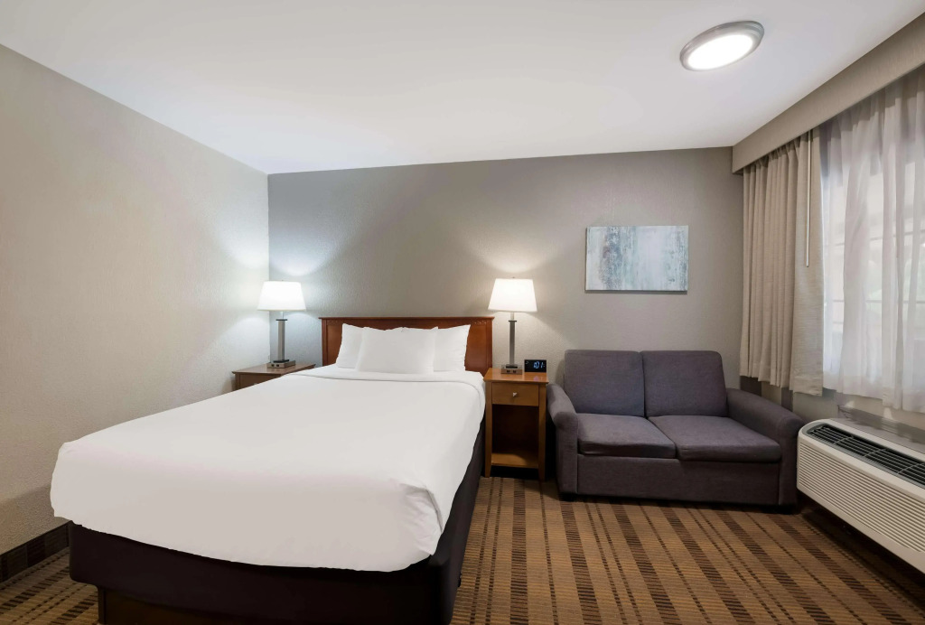 SureStay Plus by Best Western Woodbury Inn