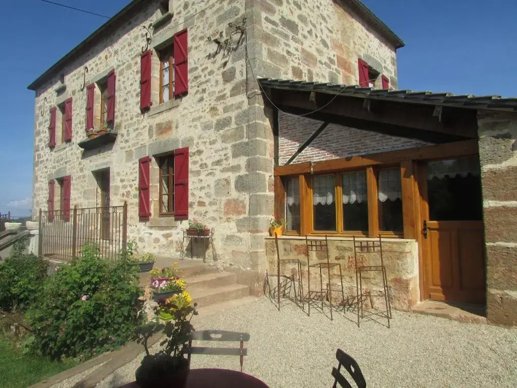 Ecuries de Saint Maurice- Maison dhôtes de Gondou