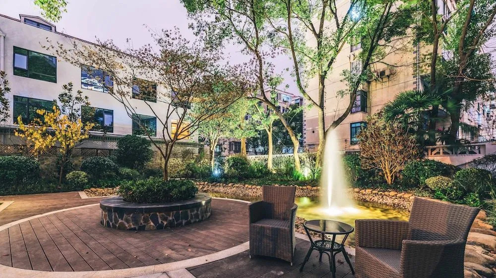 Atour Hotel Huaibei City Government Plaza