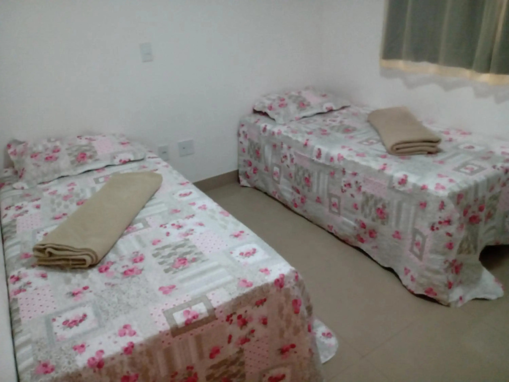 Edf Gil Nogueira - Praia Morro - Box 09 - Guarapari - FRENTE - SOL MANHA - PISCINA-SAUNA - 02 quartos - TVS Tela Plana - Wi-Fi - Varanda Gourmet - Tela de Proteção e Churrasqueira à gas - Dois elevadores - 01 GARAGEM - Portaria 24 horas - 50 Mts Praia