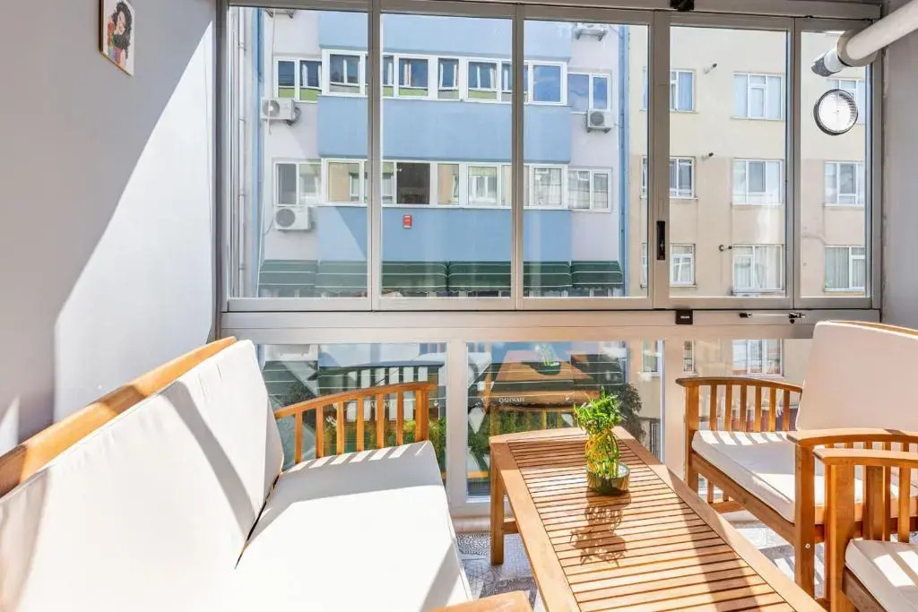 Stylish Apartment in Moda near Popular Attractions with Balcony