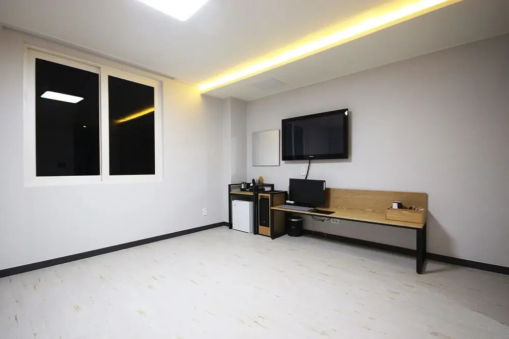 Muan Namak Oneul Hotel
