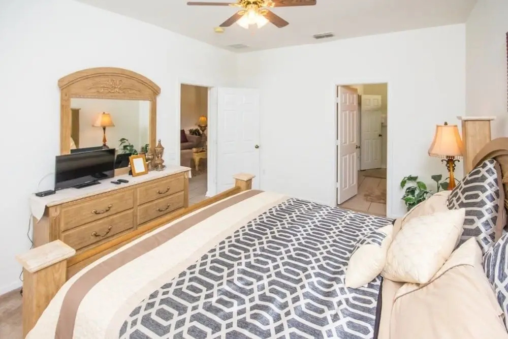 Enchanted Windsor Hills Vacation Home 5 Bedroom Home by Redawning