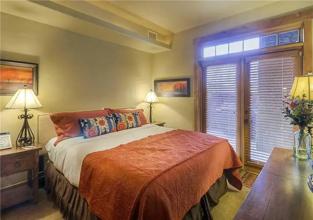 5114 Emerald Lodge, Trappeur's Crossing Apartment 1