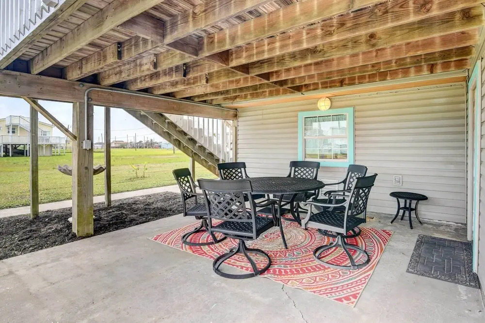 Walk to Beach: Charming Home w/ Deck in Galveston