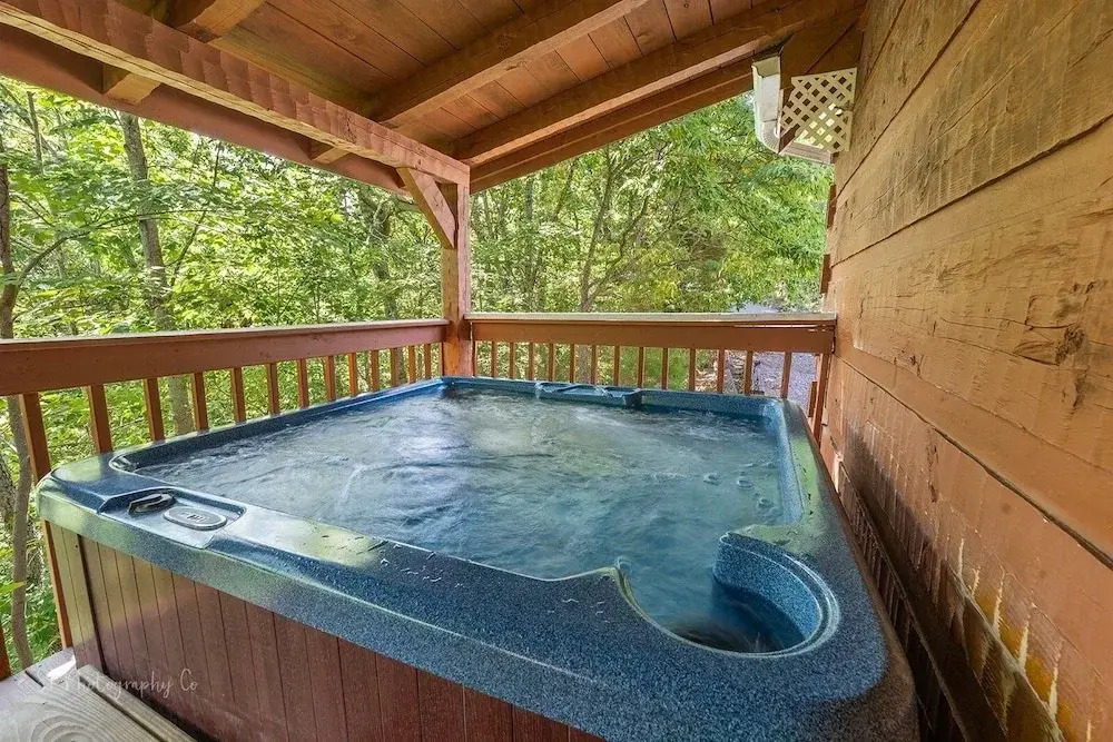 Sweet Scarlet Rose 4 Bedroom Cabin