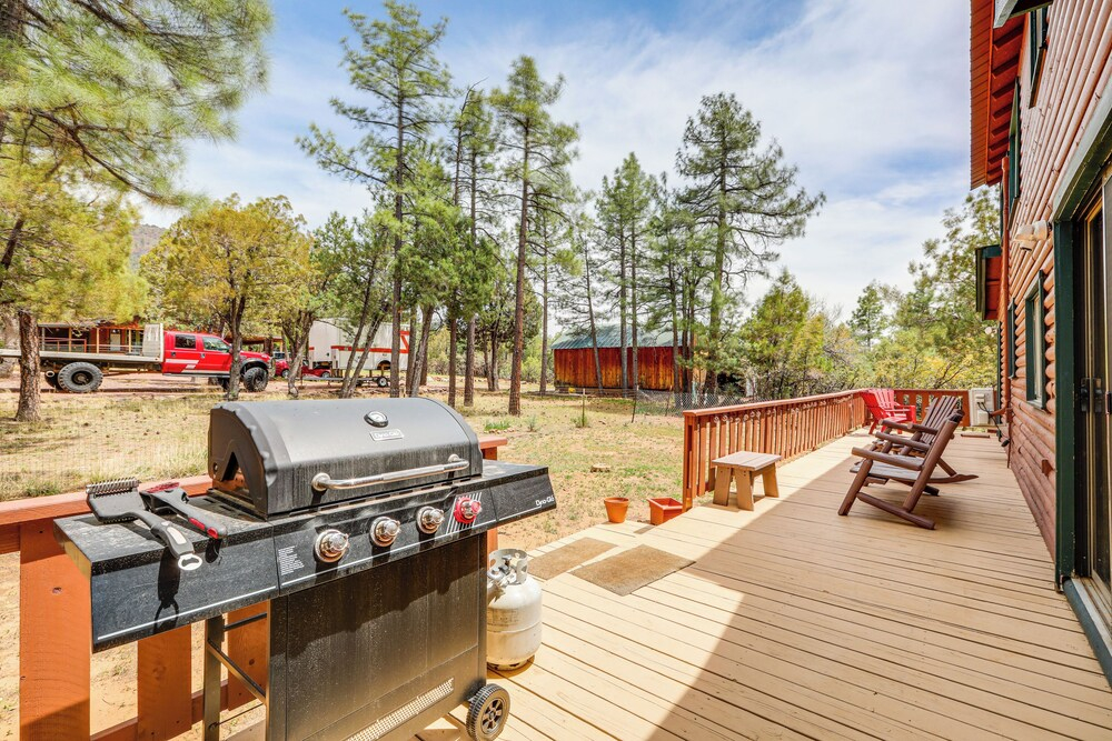 Private Hot Tub & Fire Pit: Pine Cabin Near Hiking