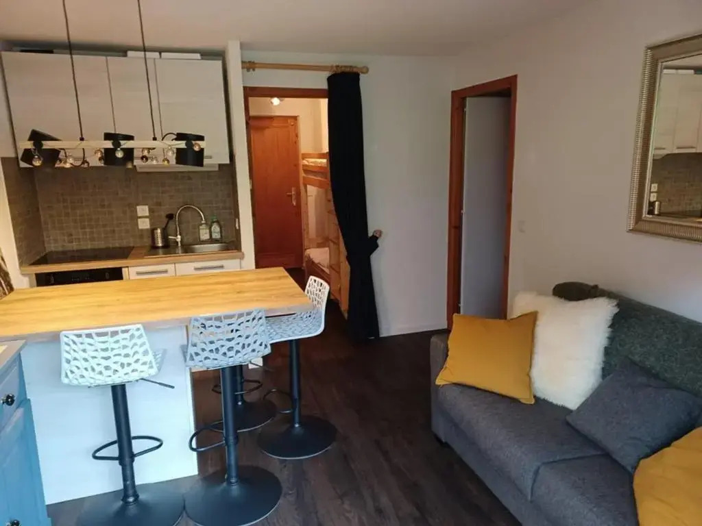 Appartement Le Biot, 2 pièces, 4 personnes - FR-1-573-68